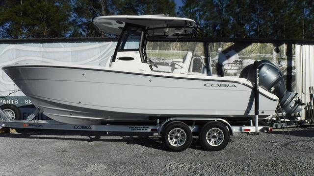 2025 Cobia 240 CC