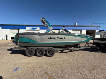 2019 MasterCraft X24