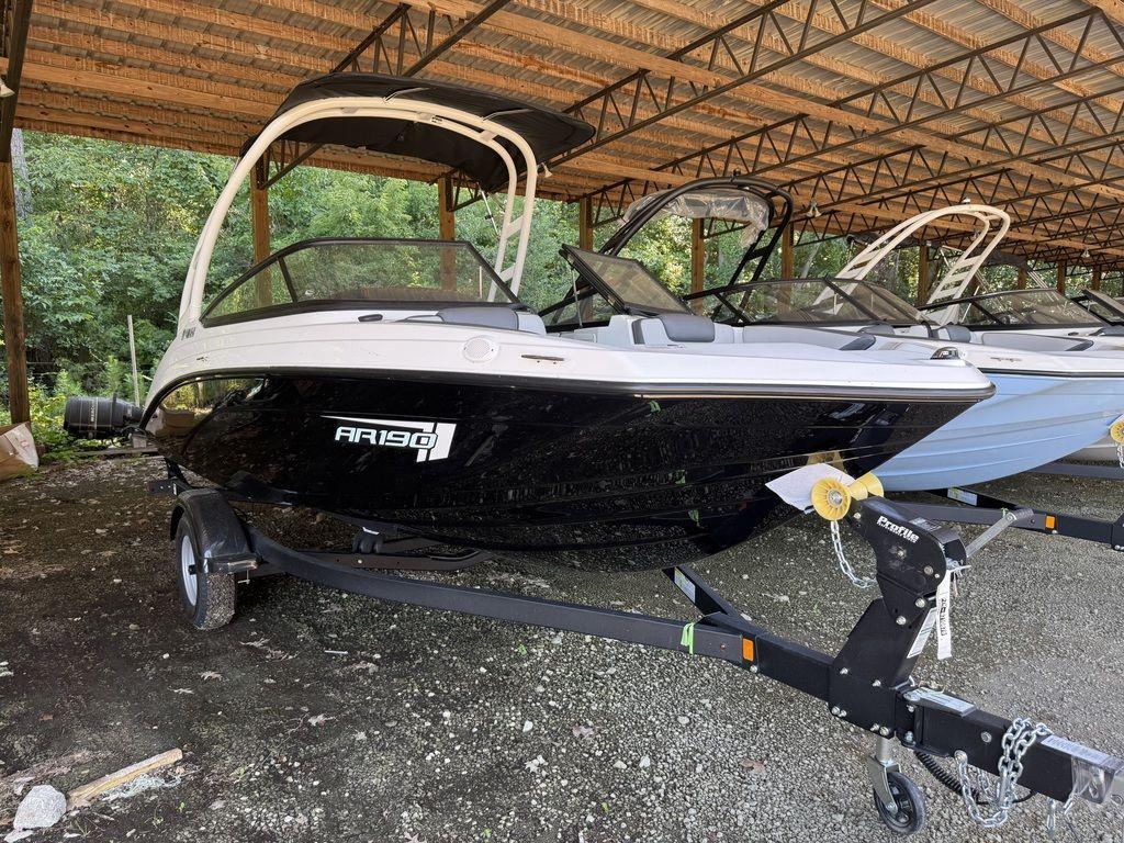 Yamaha Boats AR190