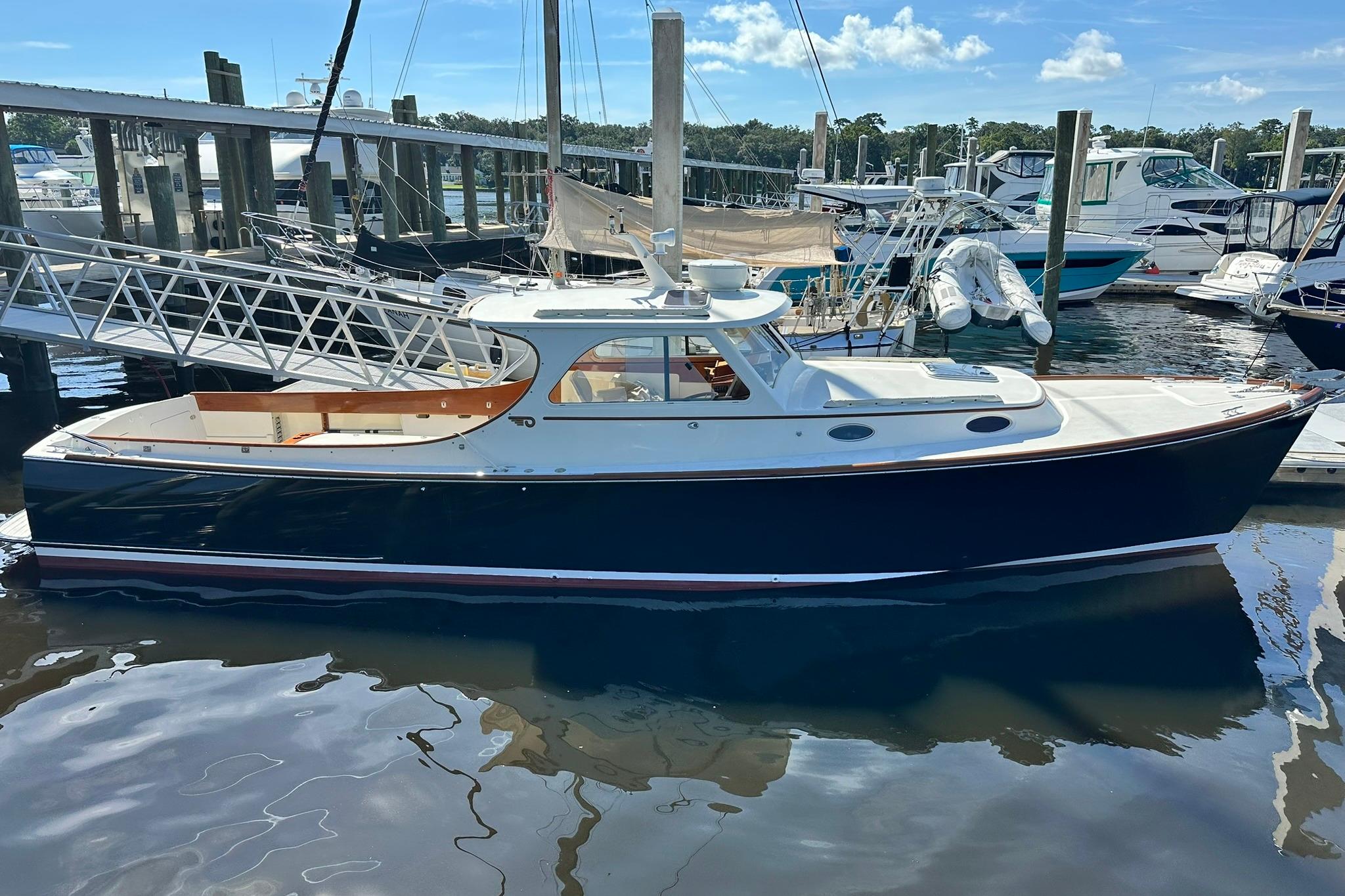 2000 Hinckley Picnic Boat 36
