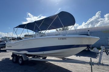 2015 NauticStar 231 Angler