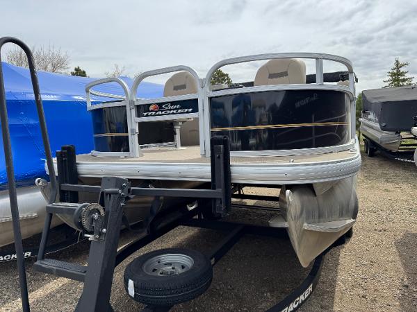 2022 Sun Tracker Bass Buggy 16 XL Select
