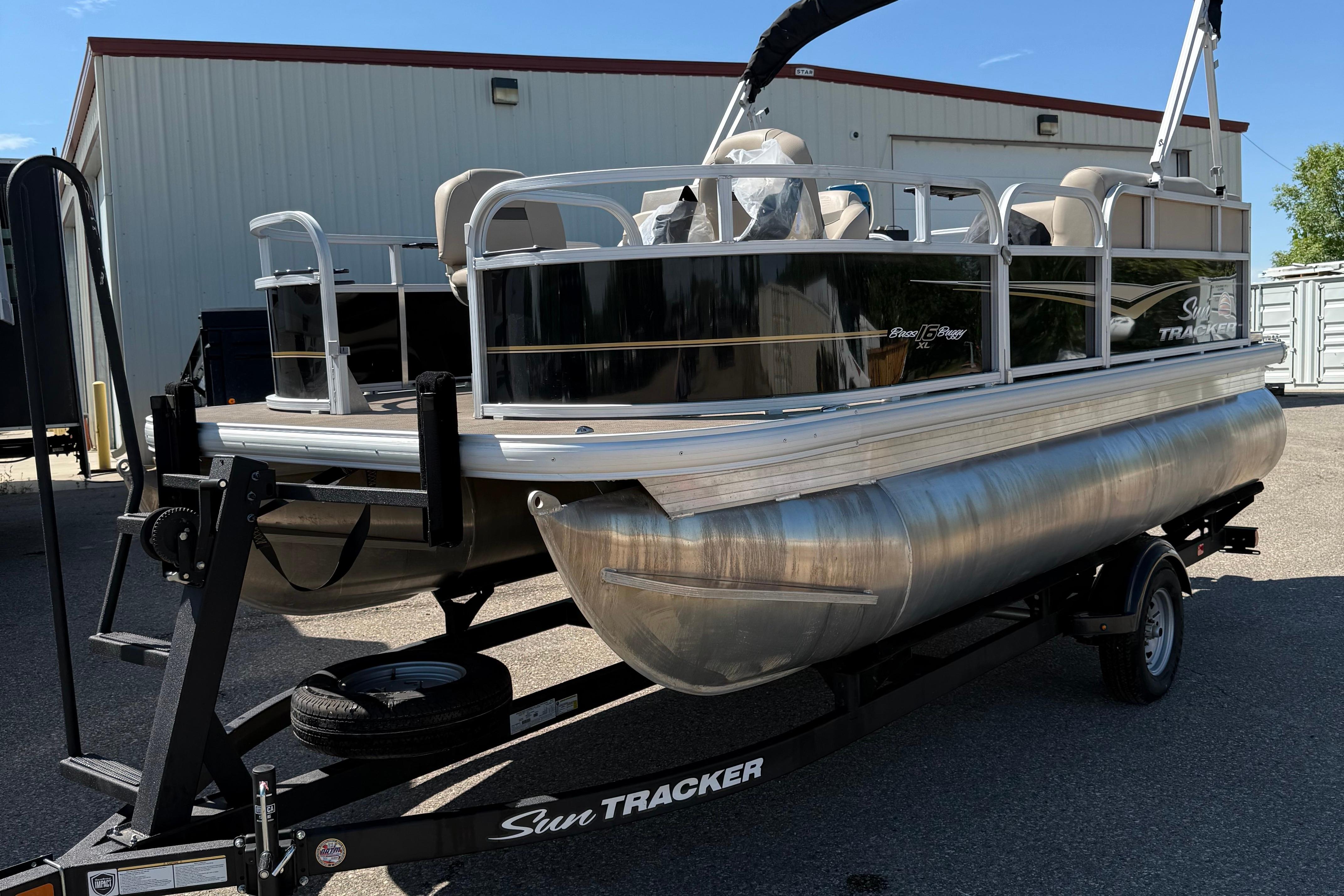 2022 Sun Tracker Bass Buggy 16 XL Select