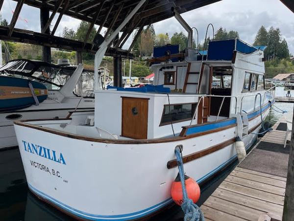 1972 Pelagic Flybridge