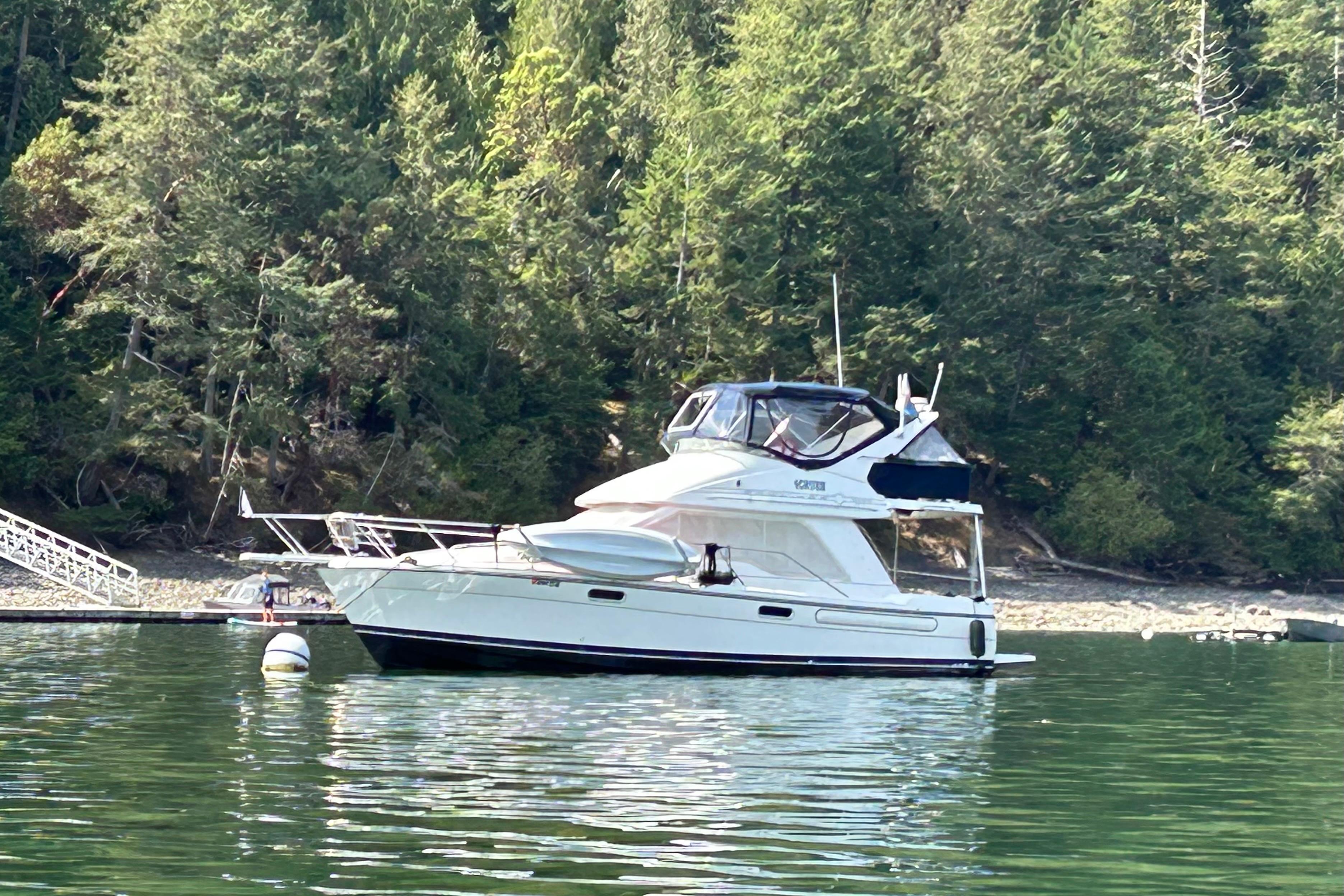 2001 Bayliner 3388 Command Bridge Motoryacht