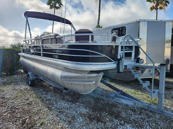 2017 Bass Tracker 20 DXL FISHING BARGE