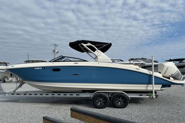2020 Sea Ray SDX 270 Outboard