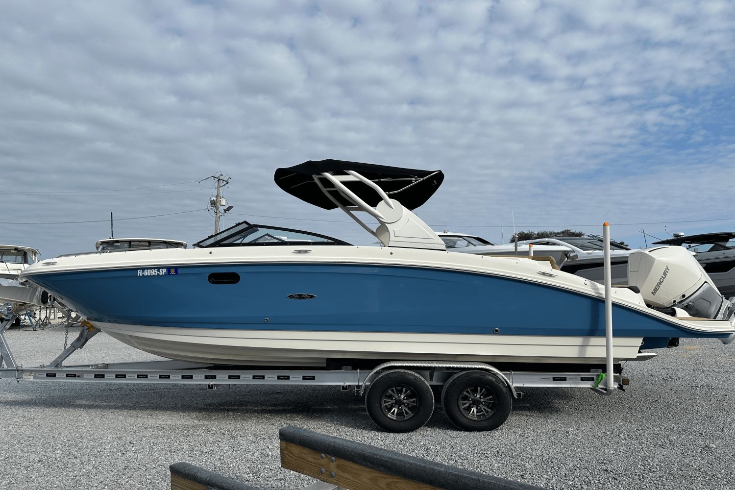 2020 Sea Ray SDX 270 Outboard