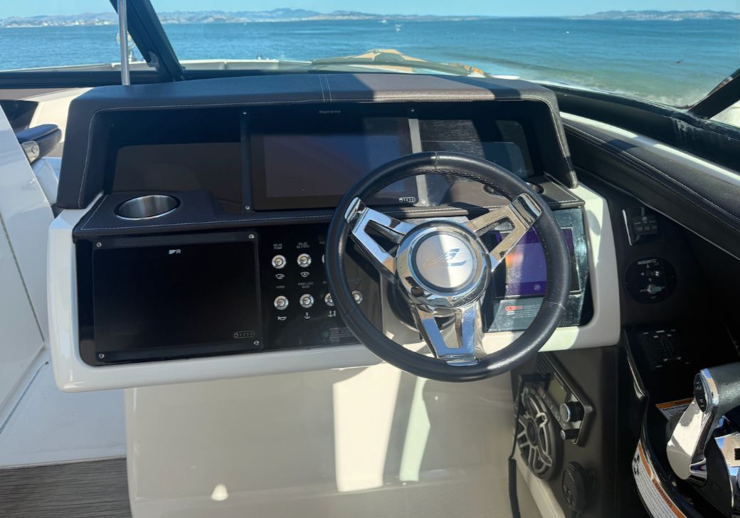 2017 Sea Ray SLX 350 Outboard