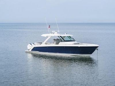 Tiara Yachts 38 LS