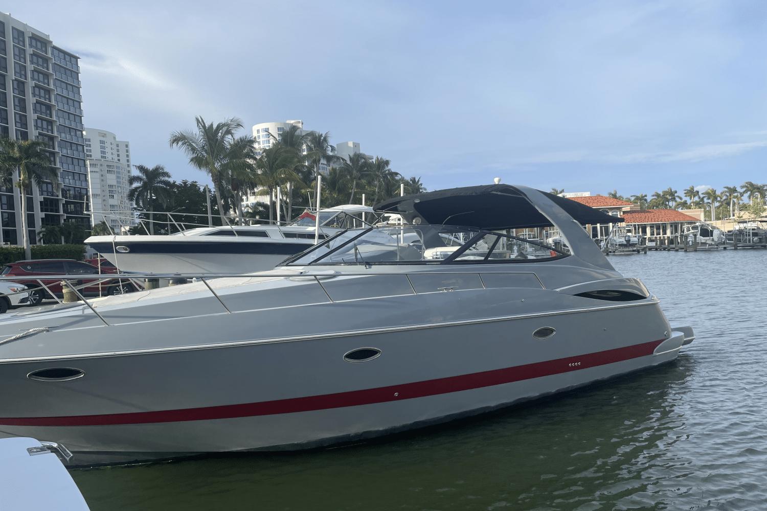 Cruisers Yachts 370 Express
