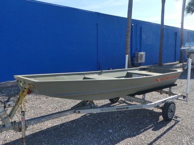 2026 Tracker Grizzly® 1436 Utility