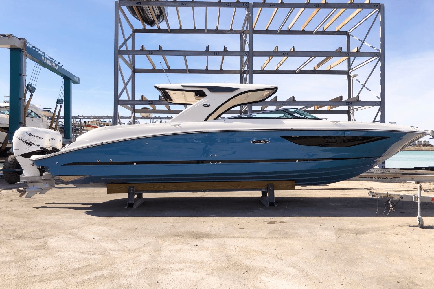 Sea Ray SLX 350 Outboard