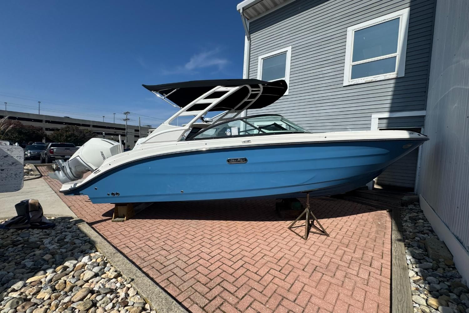 2026 Sea Ray SDX 230 Outboard