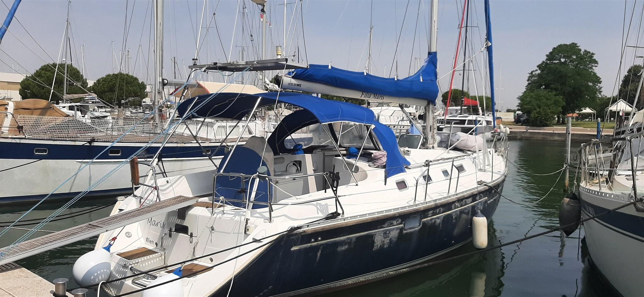 1994 Custom Beneteau USA MOORINGS 445 Beneteau 440