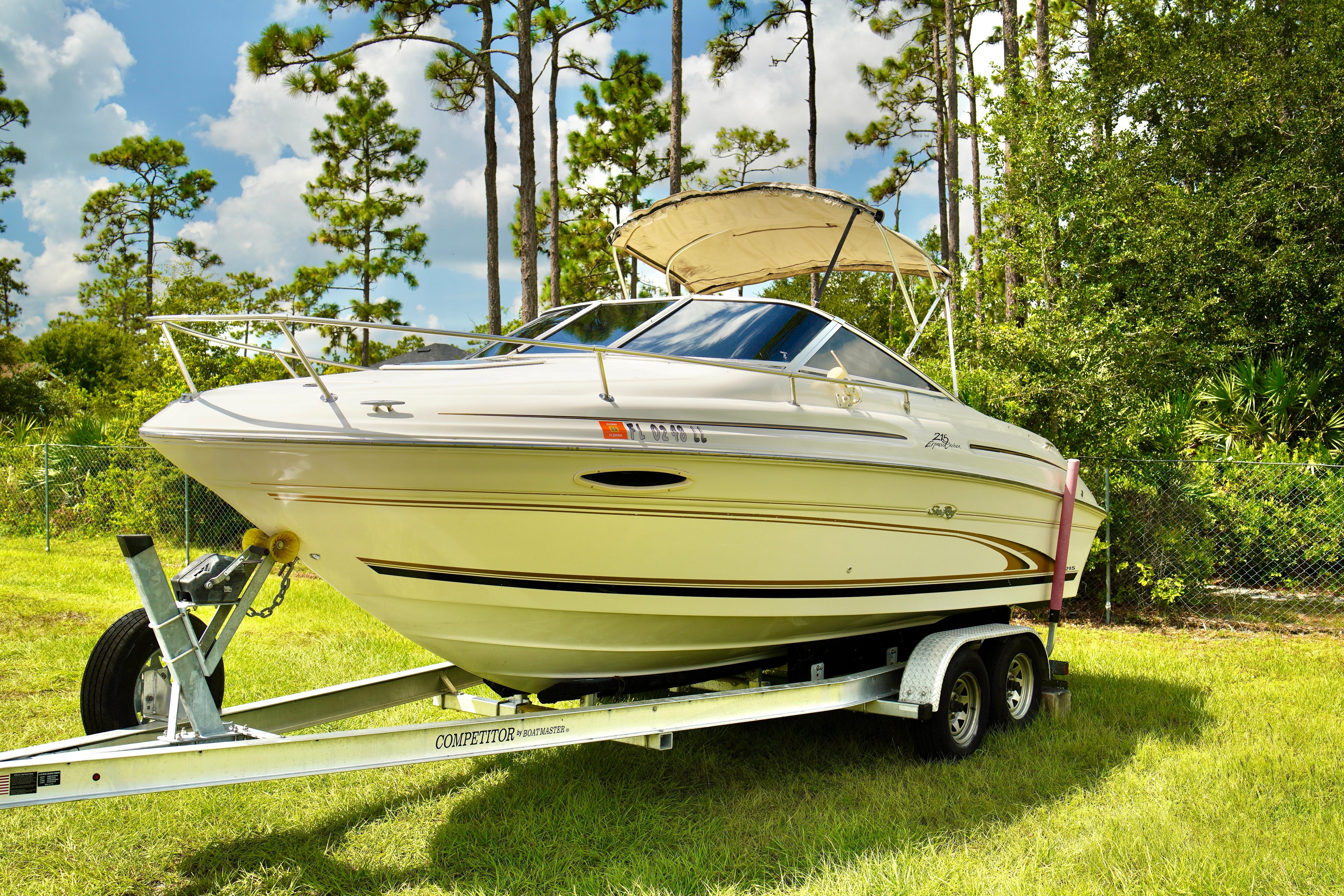 2001 Sea Ray 215 Express Cruiser