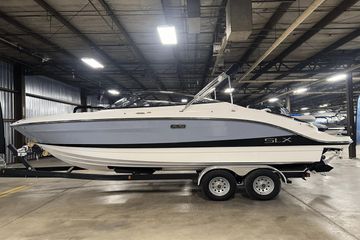2025 Sea Ray SLX 260