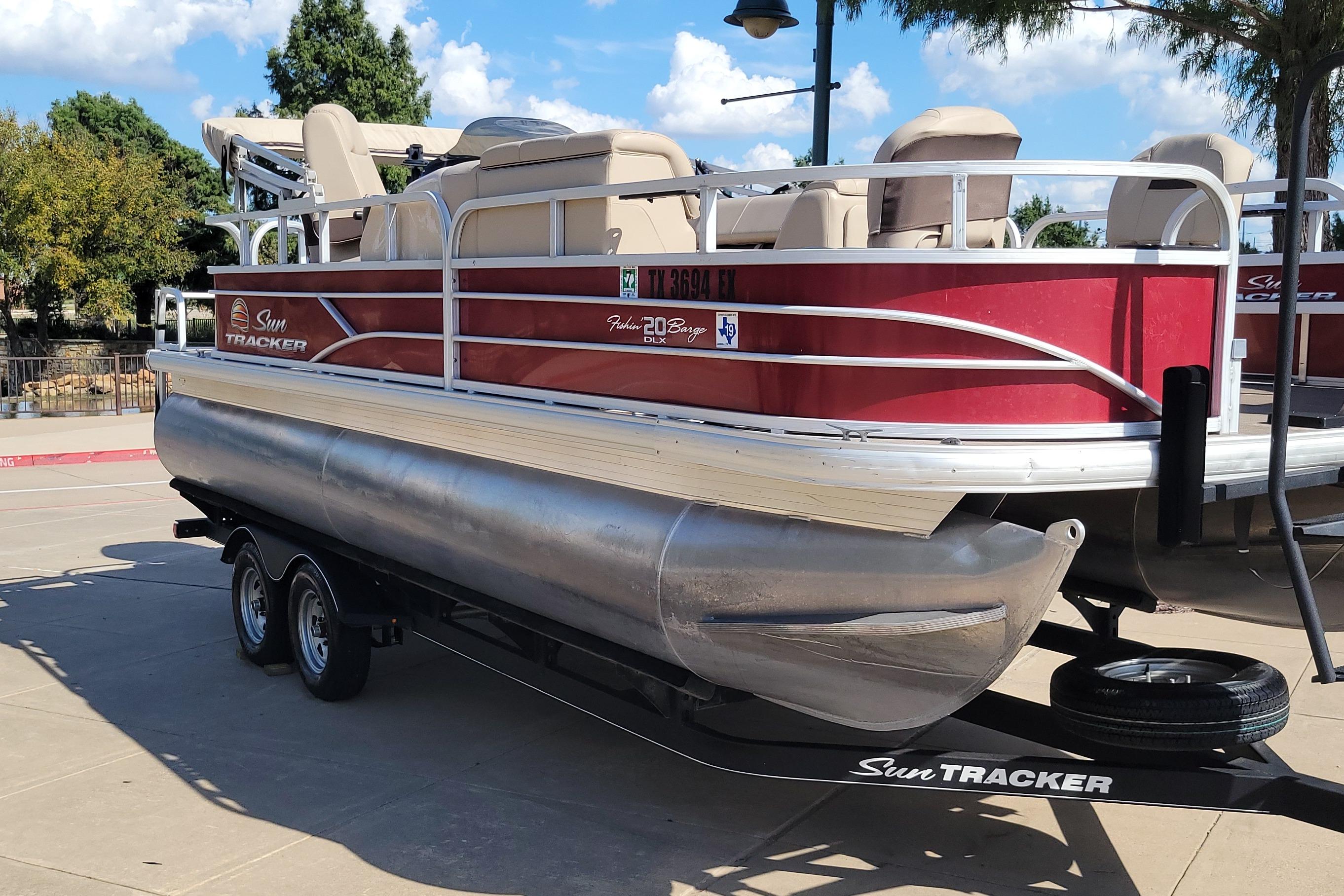 2019 Sun Tracker Fishin' Barge 20 DLX