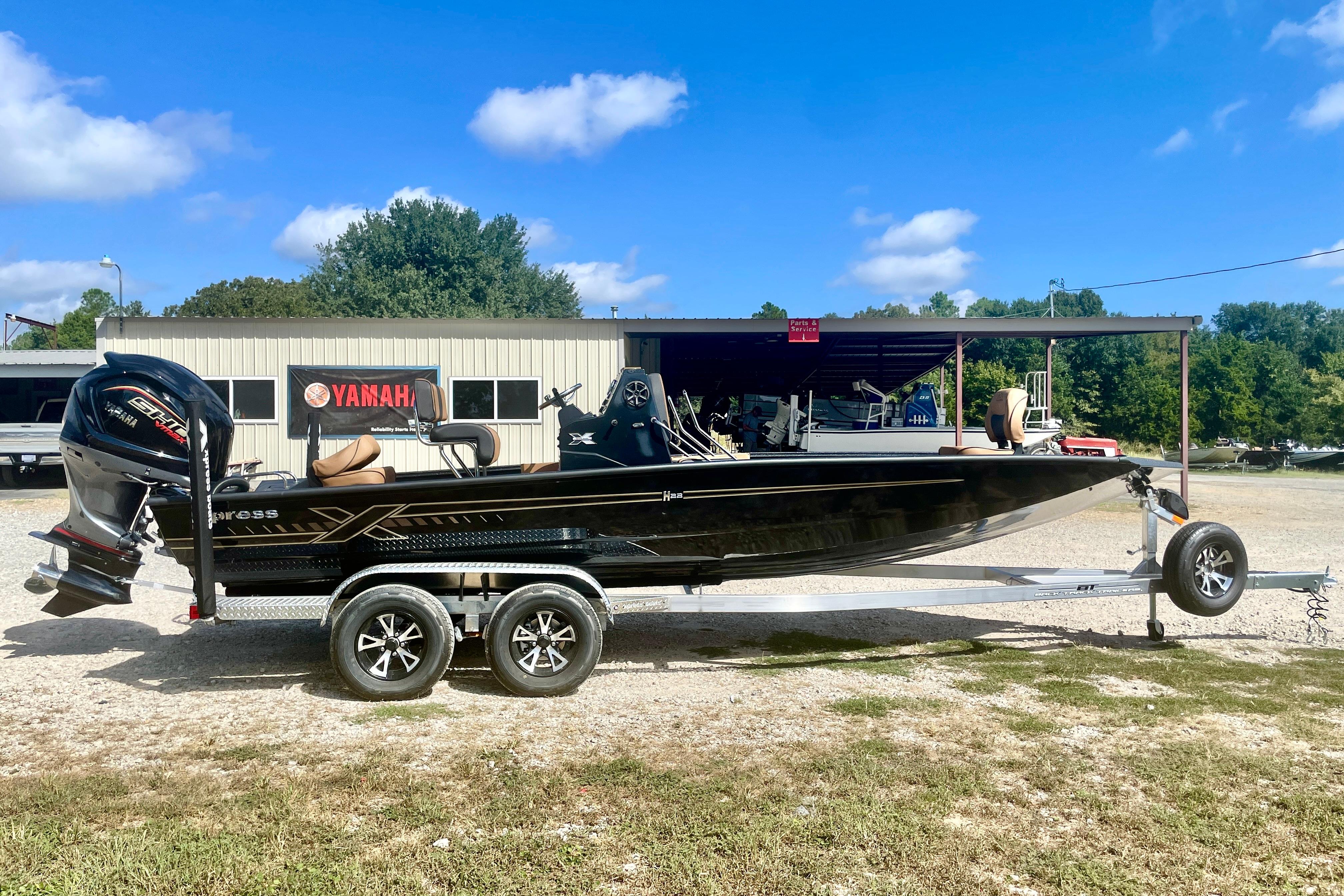 2026 Xpress H22B Bay