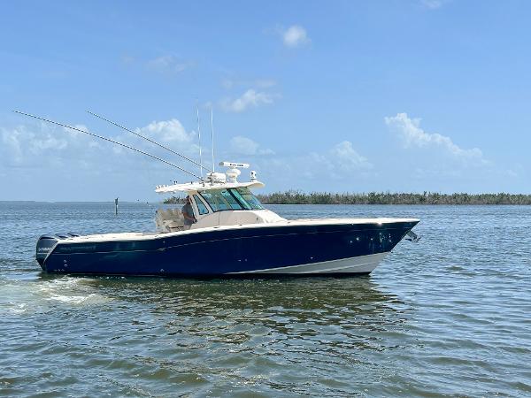 2015 Grady-White 376 Canyon