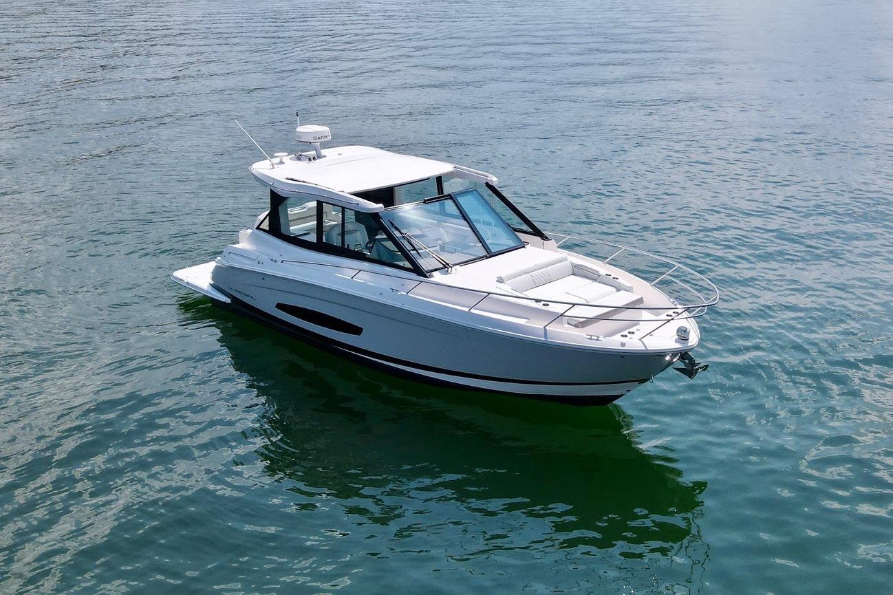 2021 Regal 36 Grande Coupe