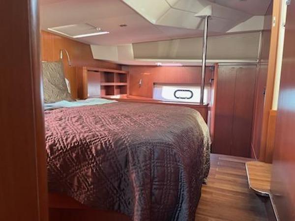 2016 Aquila 44