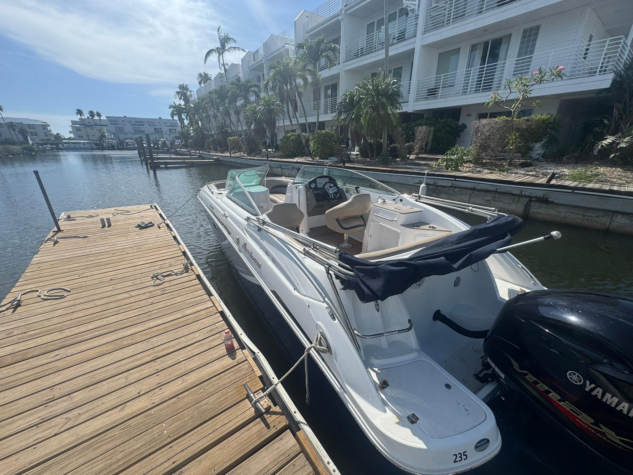 2017 Hurricane SunDeck 2400 OB