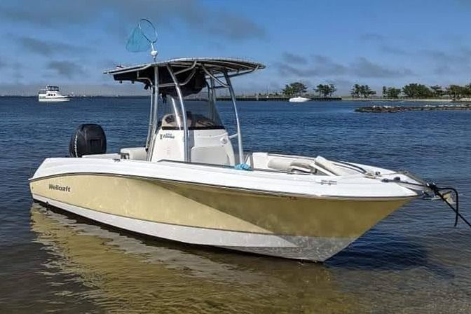 2005 Wellcraft Fisherman 232