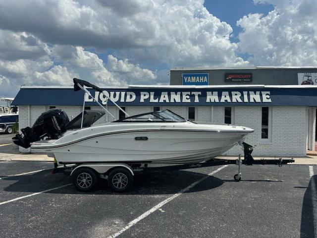 2025 Sea Ray SPX 190 OB