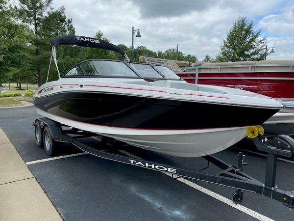 2024 Tahoe 210 Si