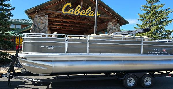2025 Sun Tracker Fishin' Barge 22 DLX