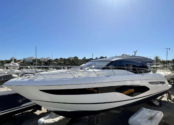 2021 Princess V60