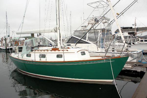 1985 Pacific Seacraft Crealock 37, New Bedford Massachusetts