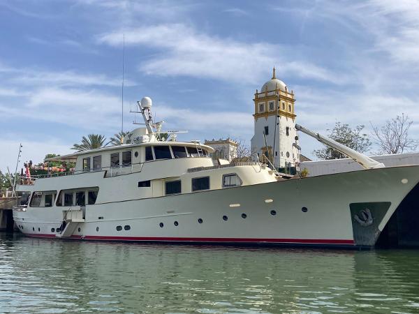 2005 Explorer Classic 34m