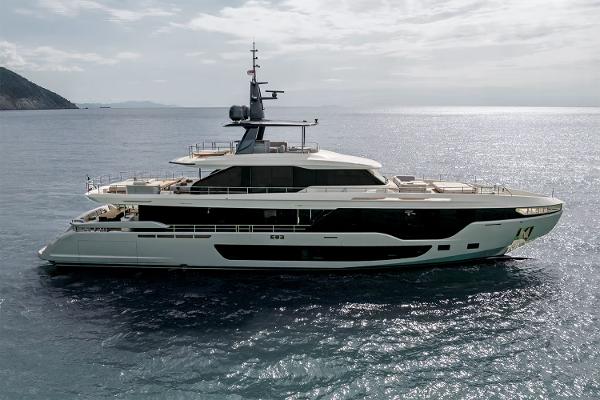 Azimut Grande 36M Manufacturer Provided Image