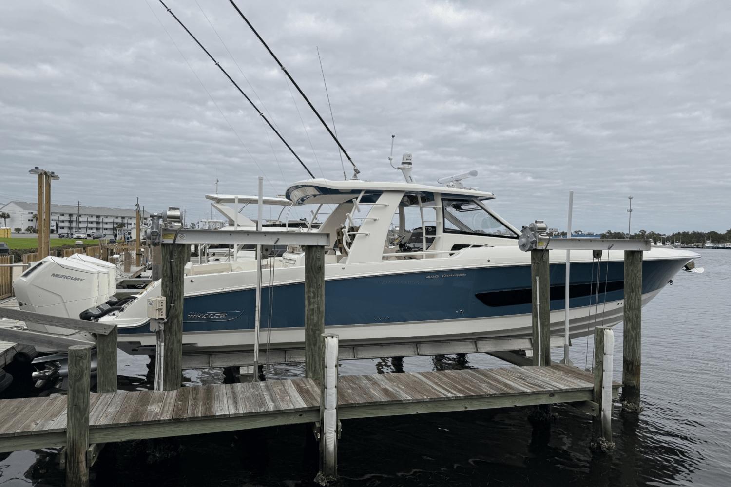 2025 Boston Whaler 420 Outrage