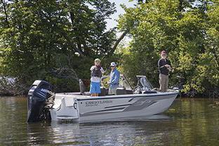 Crestliner Boat image