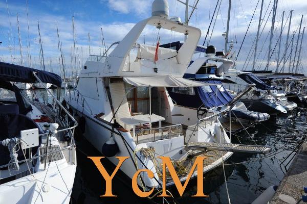 Pilothouse Gold Island Aquarius 42