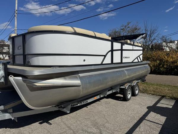 2023 Crest Classic LX 220