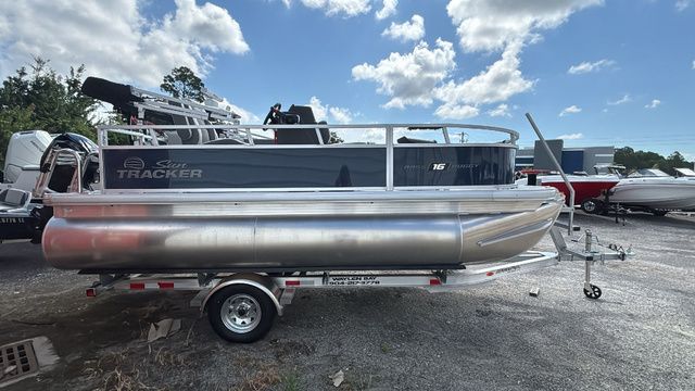 2026 Sun Tracker BASS BUGGY 16XL
