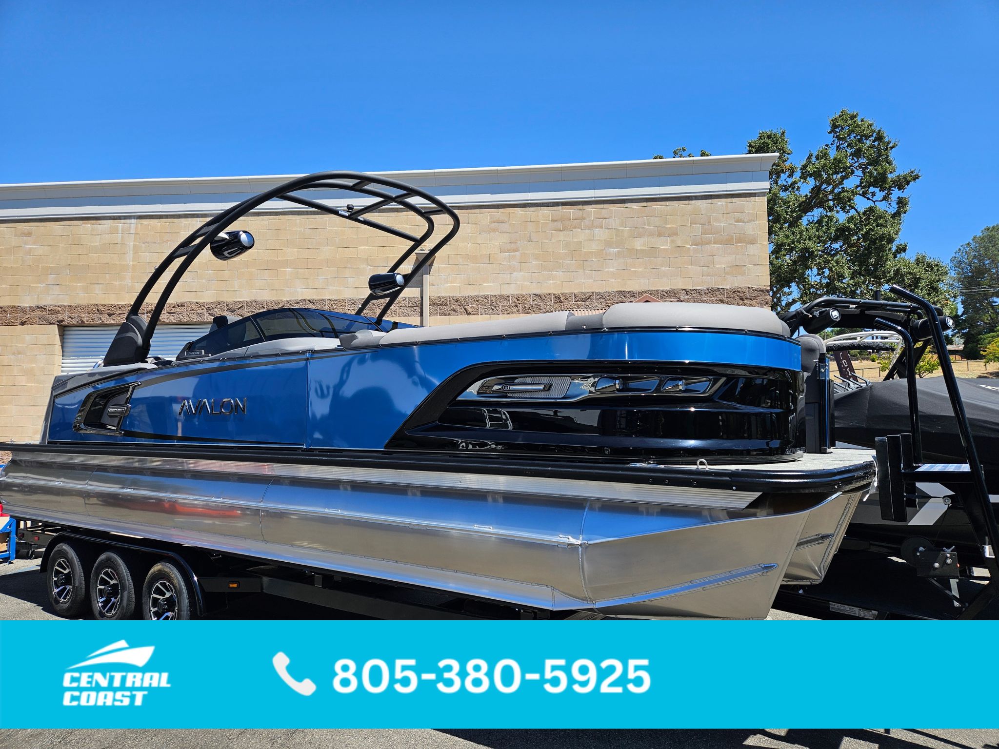 2025 Avalon Excalibur LTD Elite Windshield 27FT