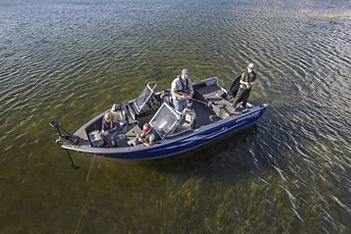 Crestliner Boat image