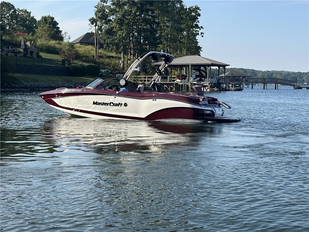 2022 MasterCraft X22