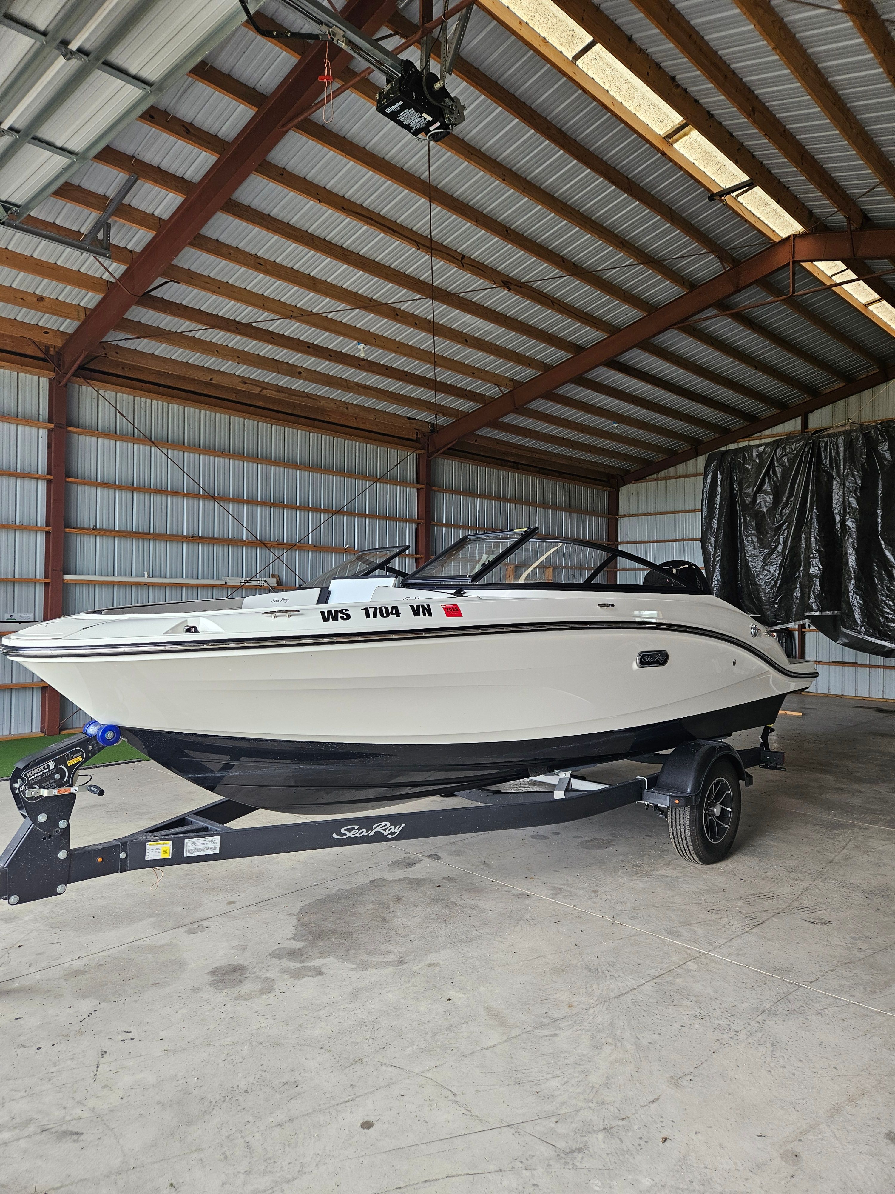 2025 Sea Ray SPX 190 Outboard