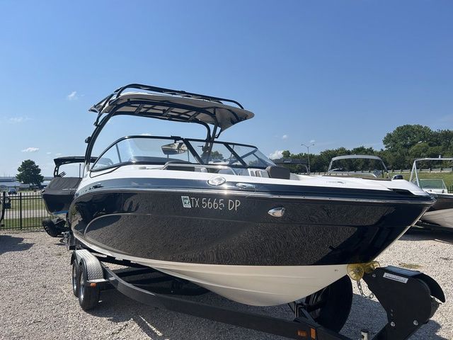 2016 Yamaha Boats 242 Limited S