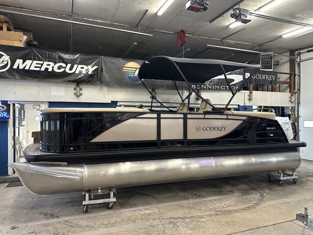 2025 Godfrey Monaco 235 SB