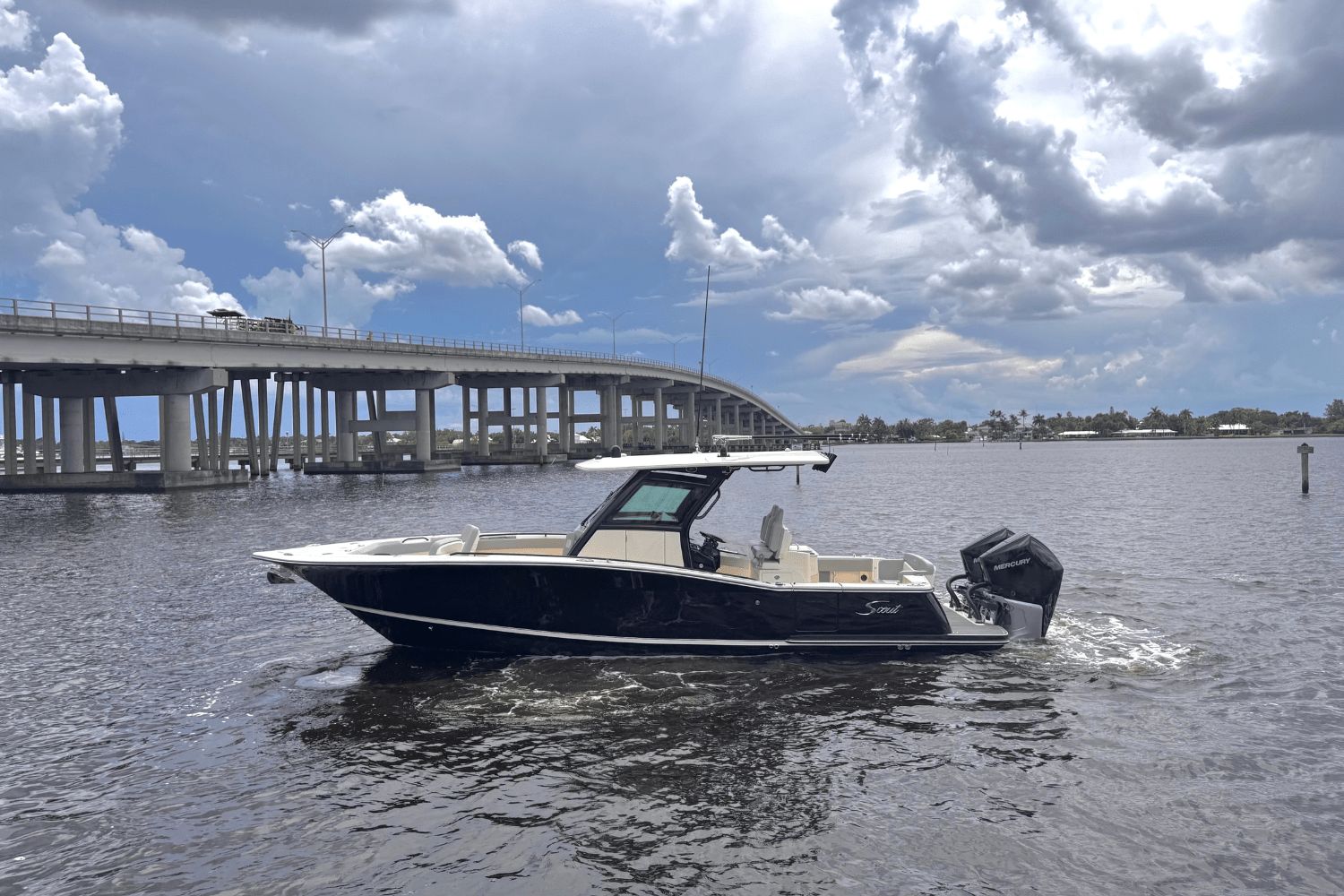 2025 Scout 305 LXF