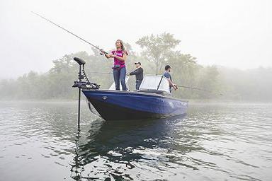 Crestliner Boat image
