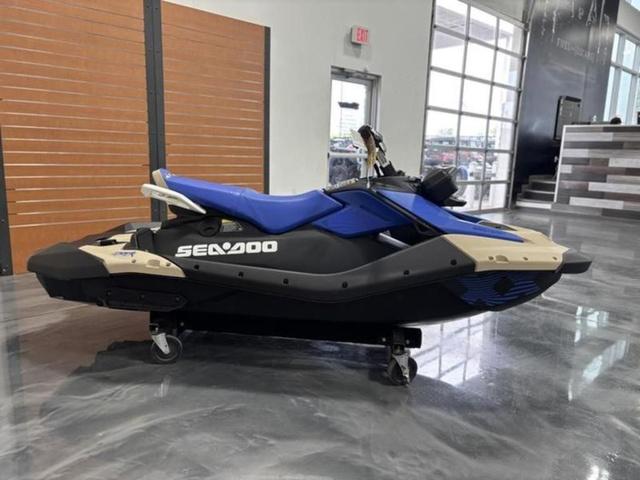 2025 Sea-Doo Spark Trixx For 3 Rotax 900 ACE - 90 Ibr A