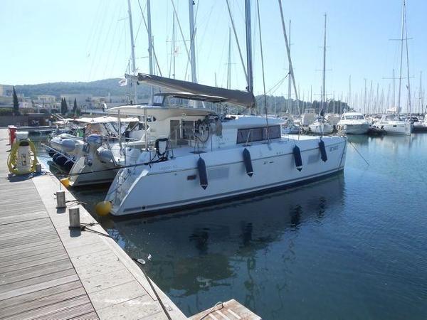 2011 Lagoon 421